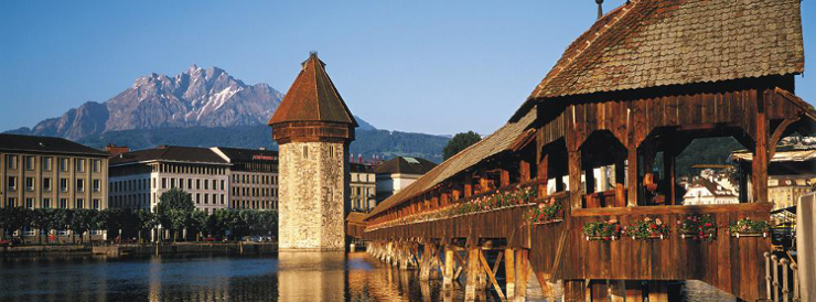 Ansicht des Pilauts von Luzern her - im Vordergrund die Kapellbrücke